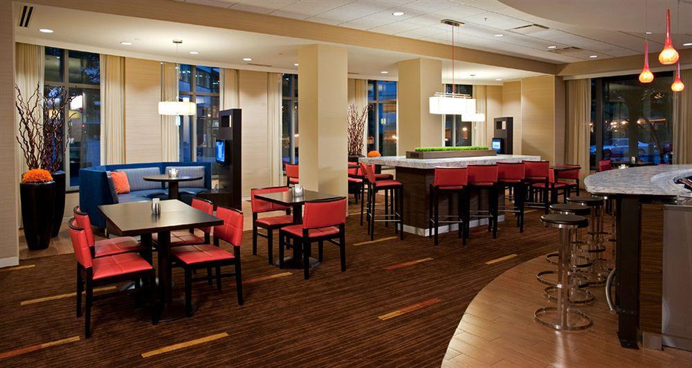 Courtyard Grand Rapids Downtown Exterior foto