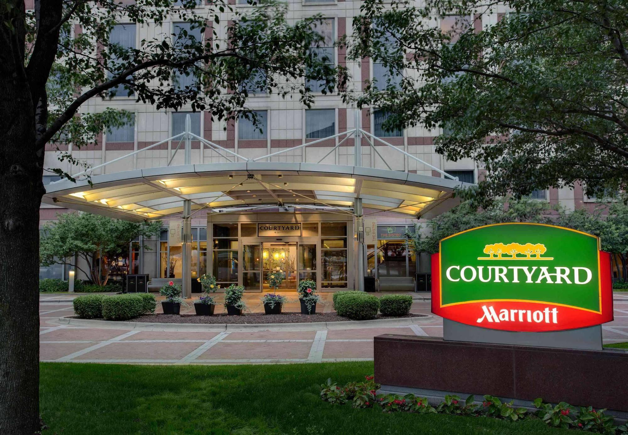 Courtyard Grand Rapids Downtown Exterior foto