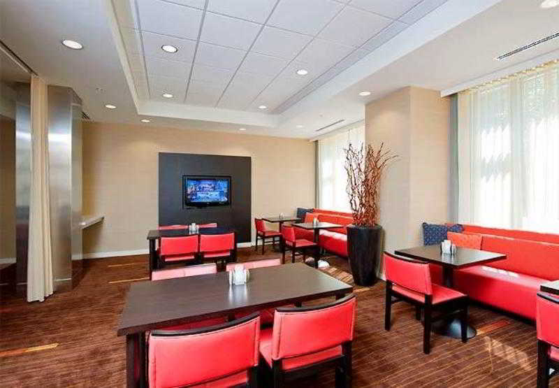 Courtyard Grand Rapids Downtown Exterior foto